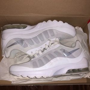 Nike Air Max Invigor